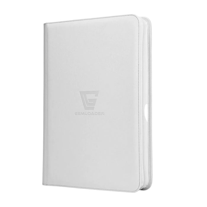 A closed, white zippered Gemloader: Premium Samlekortmappe [1024 pockets 4X4] binder with a subtle GEMLOADER logo is shown upright against a plain white background, ideal for TCG/CCG opbevaring.