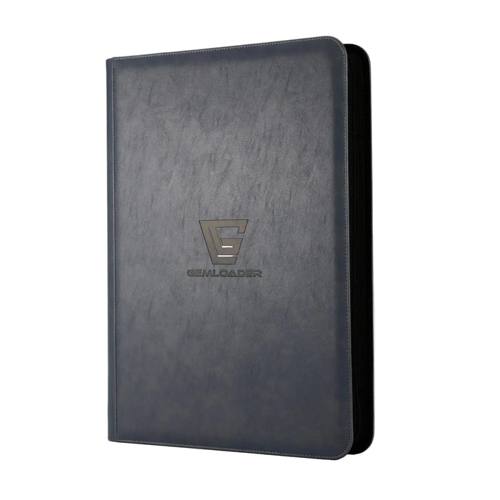The Gemloader: Premium Samlekortmappe [1024 pockets 4X4] by Gemloader is a closed, dark gray leather binder with rounded corners and an embossed logo—perfect for TCG/CCG storage—shown against a white background.