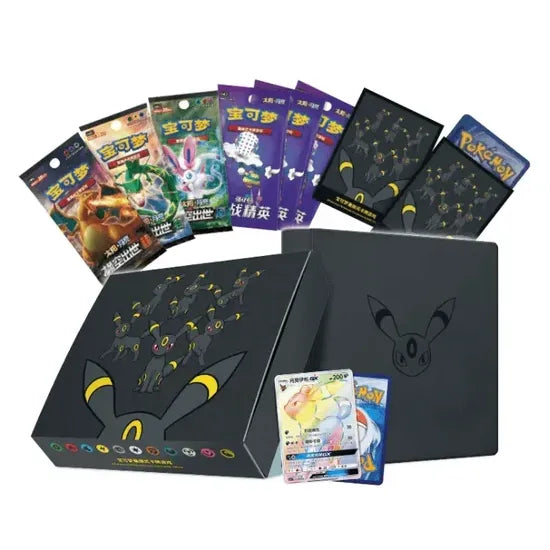 Introducing the Simplified Chinese Pokémon Umbreon Eevee GX Gift Box by The Pokémon Company—a collector’s set that includes an Umbreon-themed box, custom card sleeves, several booster packs, and two featured Pokémon cards displayed prominently in front. This unique set is ideal for collectors and fans aiming to expand their collection with exclusive cards from the Eevee GX Gift Box series.