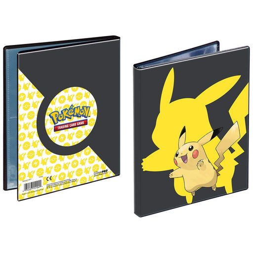 The Ultra Pro: Pikachu 4-Pocket Pro-Binder - Samlemappe features a large yellow Pikachu silhouette and a smaller Pikachu on the cover, with Pokémon logo and Poké Ball designs inside.